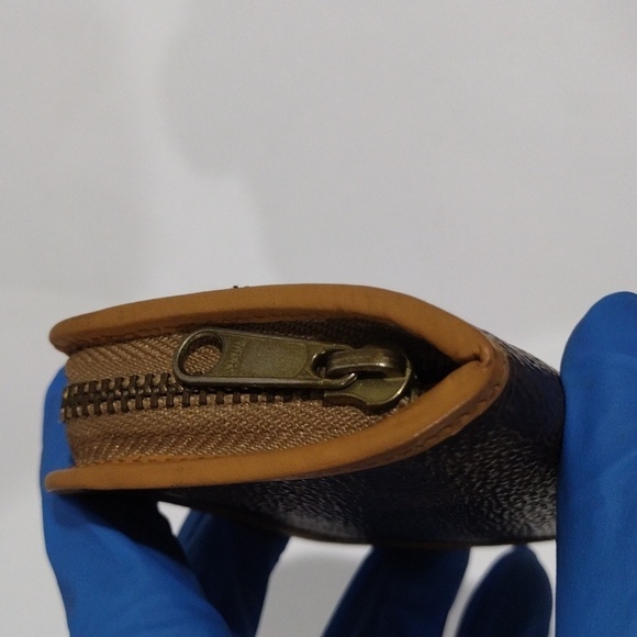 π Authentic Celine Monogram Brown Leather Round Zip Coin Purse β Stylish & Chic - Picture 4 of 9